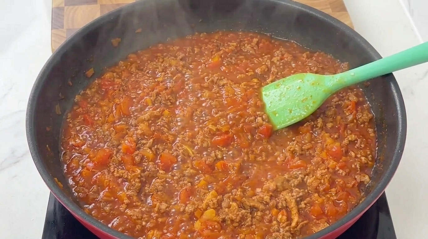 Classic Beef and Pork Bolognese Sauce (Ragù alla Bolognese)