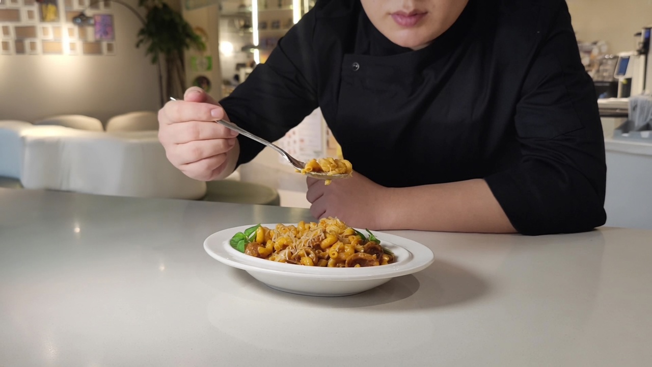 Spicy Creamy Sausage Macaroni