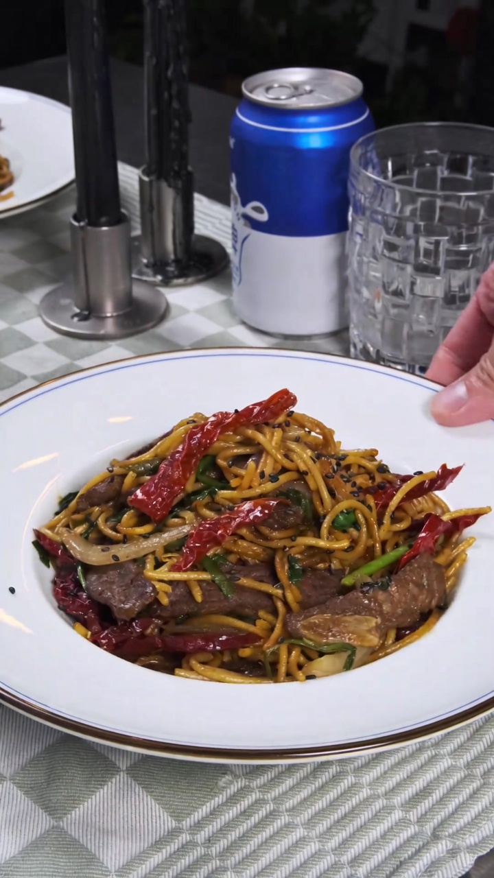 Xinjiang-Style Dry Stir-Fried Spaghetti