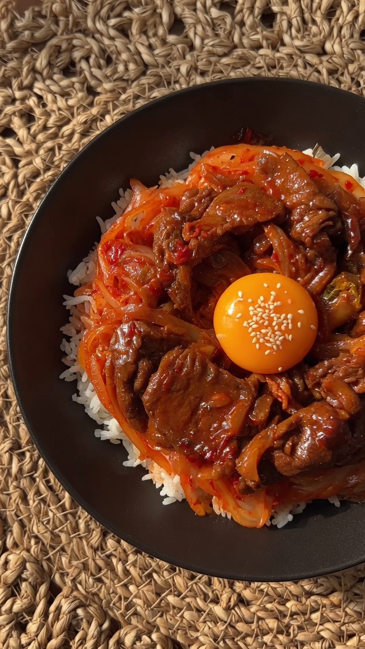 Savory Kimchi Beef Rice Bowl