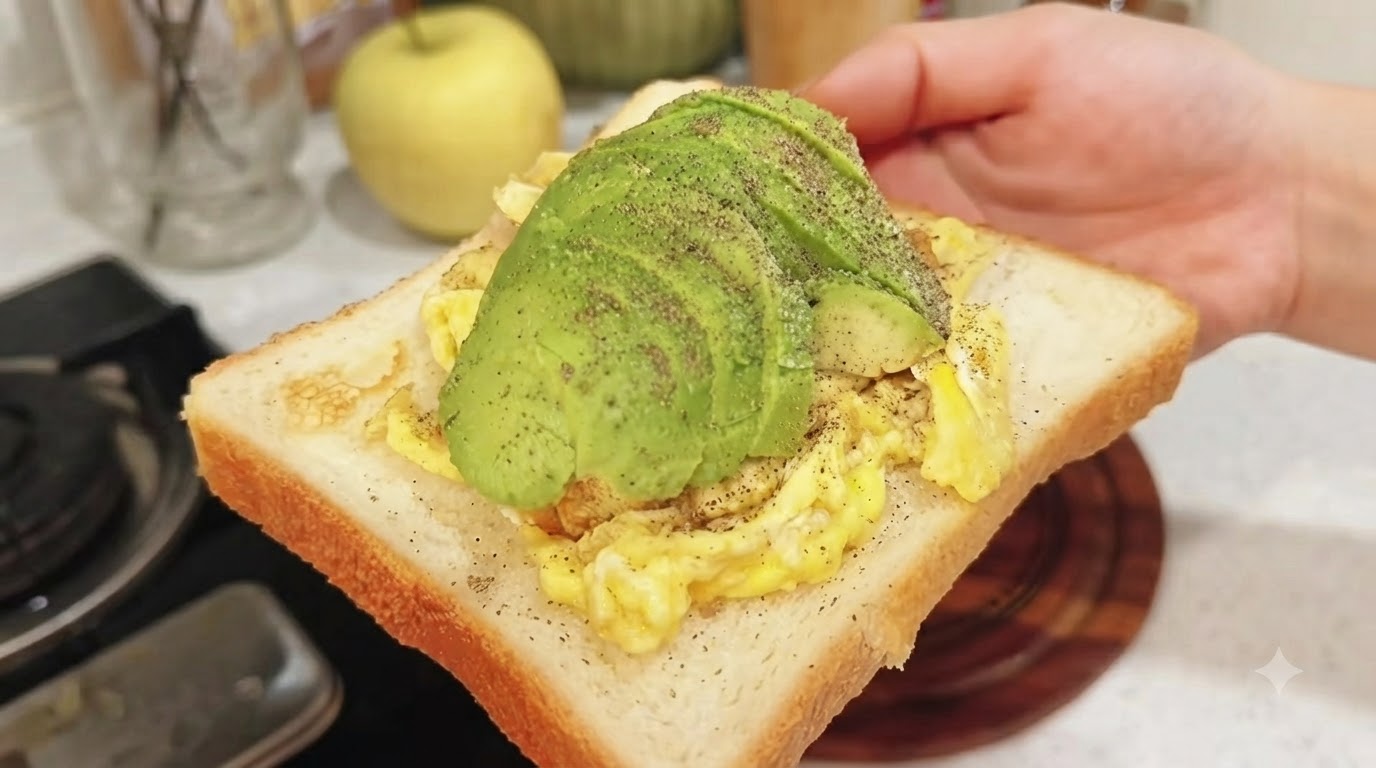 Creamy Avocado and Soft Scrambled Egg Toast