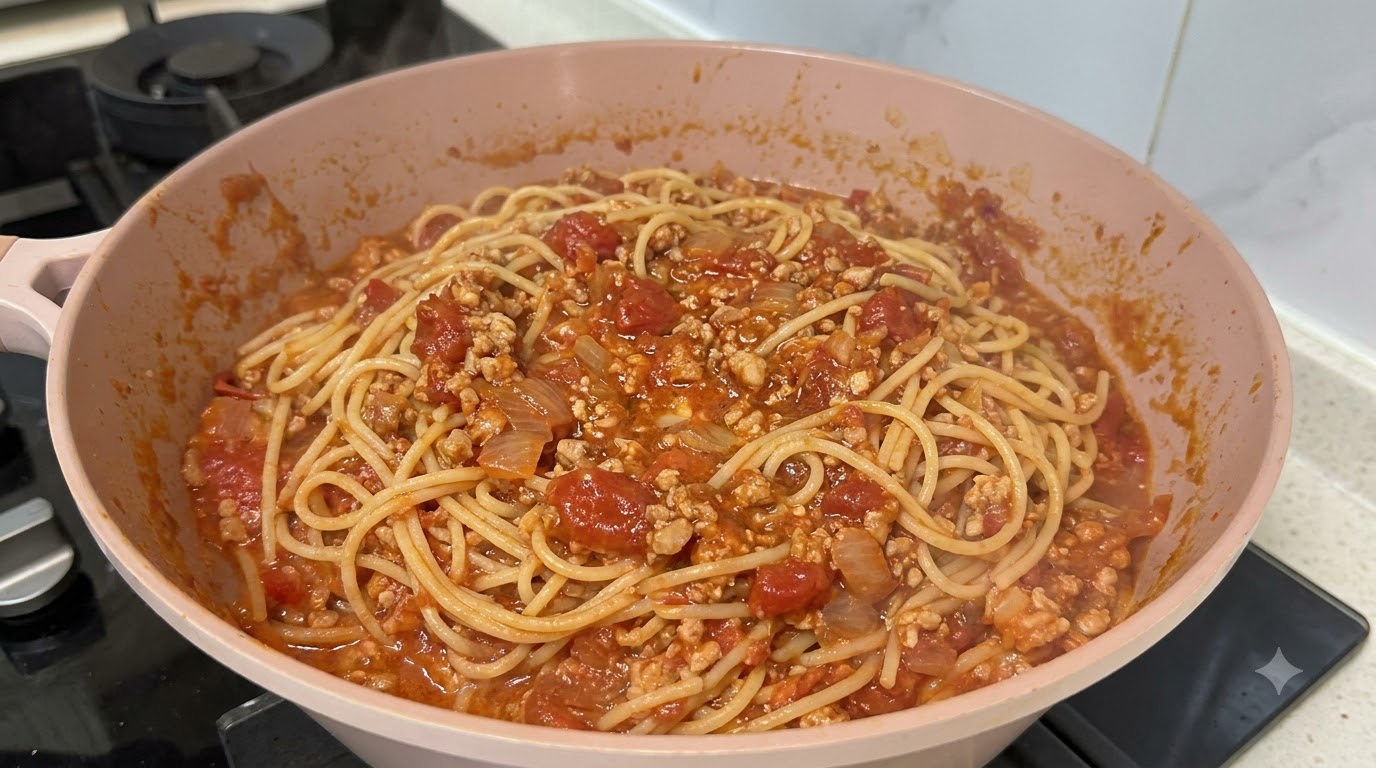 Bolognese-Style Meat Sauce Pasta